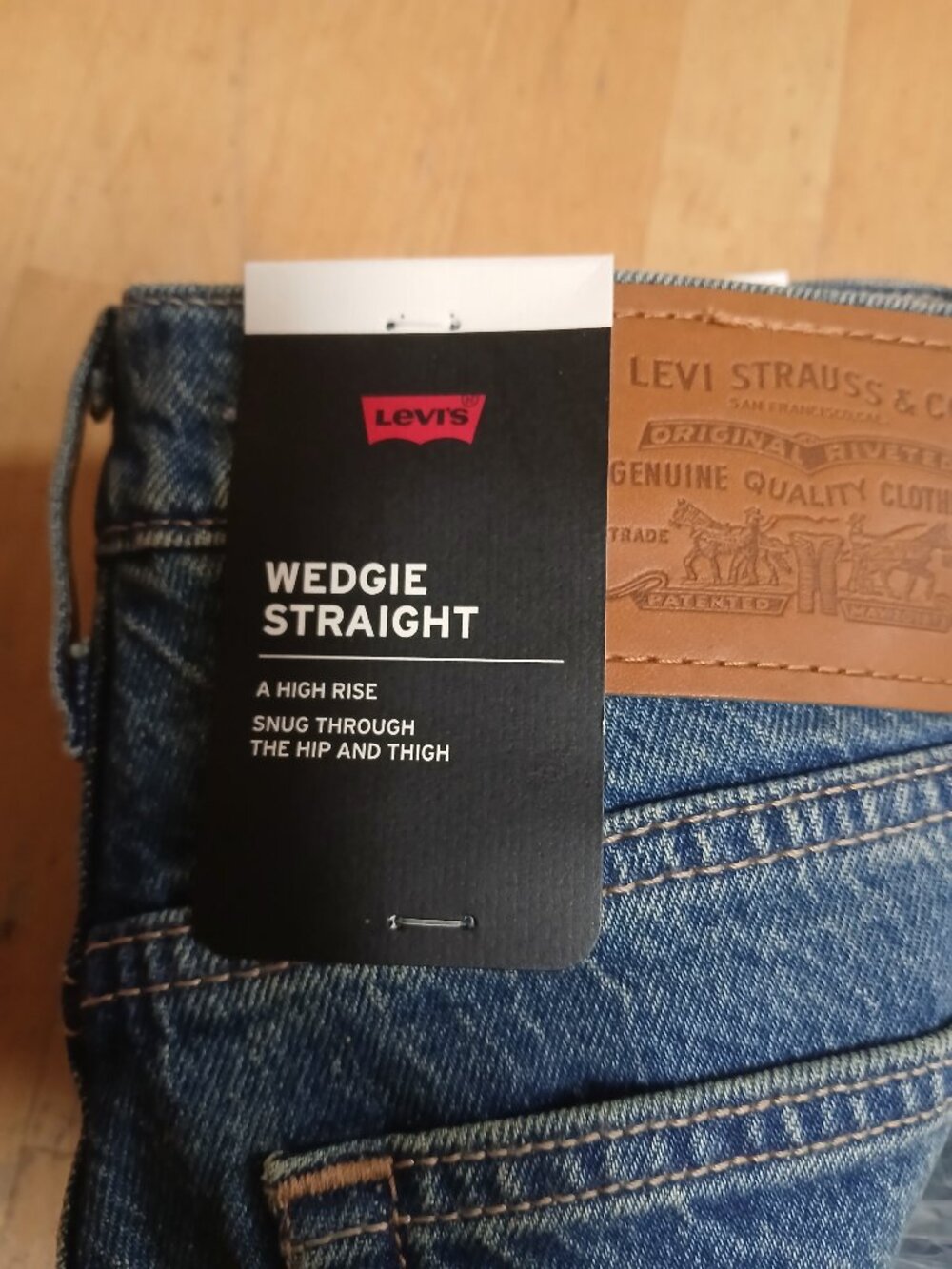 Levi's Wedgie Straight Jean 24 x 28 NWT Outer Point (color)